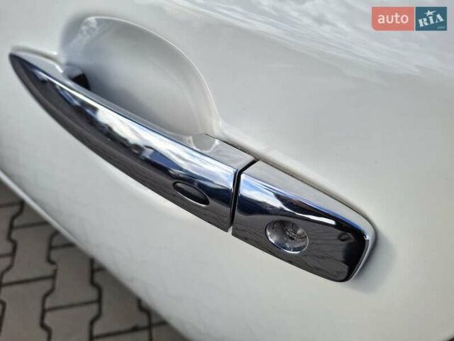 Белый Ниссан Лиф, объемом двигателя 0 л и пробегом 129 тыс. км за 12500 $, фото 7 на Automoto.ua