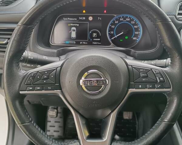 Белый Ниссан Лиф, объемом двигателя 0 л и пробегом 76 тыс. км за 13800 $, фото 21 на Automoto.ua