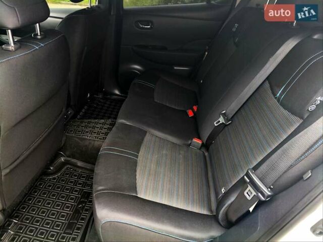 Белый Ниссан Лиф, объемом двигателя 0 л и пробегом 72 тыс. км за 13750 $, фото 9 на Automoto.ua