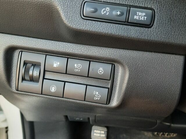 Білий Ніссан Ліф, об'ємом двигуна 0 л та пробігом 80 тис. км за 13500 $, фото 8 на Automoto.ua