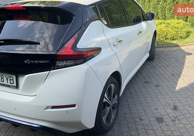 Белый Ниссан Лиф, объемом двигателя 0 л и пробегом 55 тыс. км за 17500 $, фото 20 на Automoto.ua