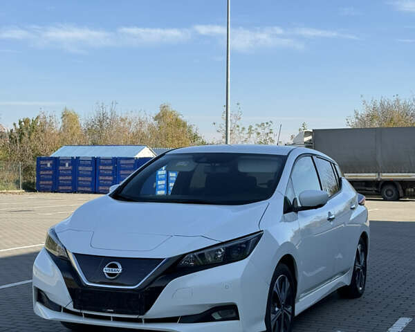 Белый Ниссан Лиф, объемом двигателя 0 л и пробегом 90 тыс. км за 13100 $, фото 1 на Automoto.ua