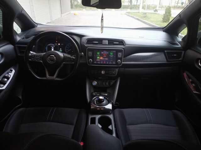 Белый Ниссан Лиф, объемом двигателя 0 л и пробегом 115 тыс. км за 14900 $, фото 12 на Automoto.ua