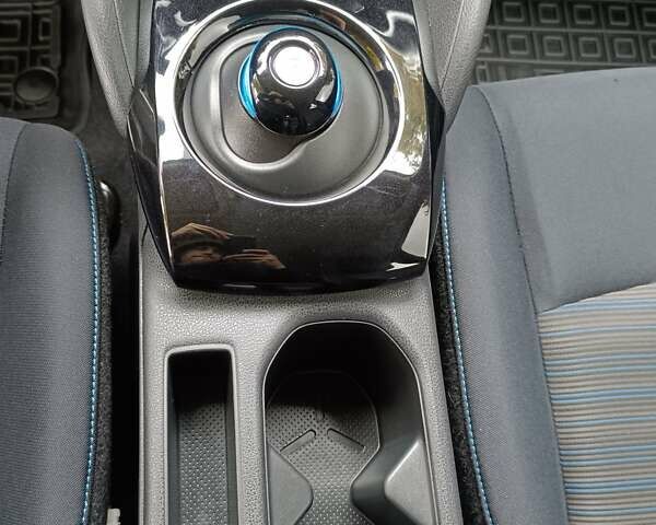 Белый Ниссан Лиф, объемом двигателя 0 л и пробегом 76 тыс. км за 13800 $, фото 20 на Automoto.ua