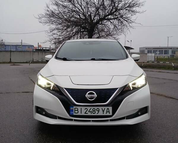 Белый Ниссан Лиф, объемом двигателя 0 л и пробегом 109 тыс. км за 12900 $, фото 7 на Automoto.ua