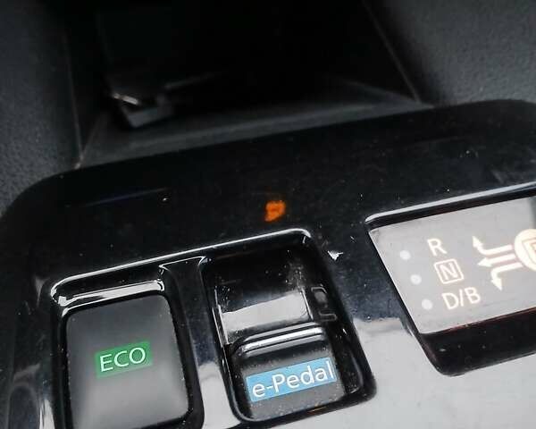 Белый Ниссан Лиф, объемом двигателя 0 л и пробегом 109 тыс. км за 12900 $, фото 12 на Automoto.ua