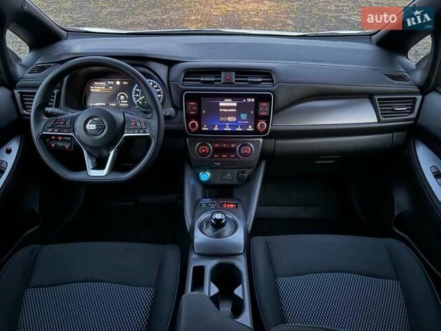 Белый Ниссан Лиф, объемом двигателя 0 л и пробегом 118 тыс. км за 14800 $, фото 29 на Automoto.ua