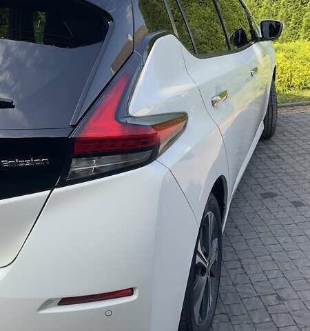 Белый Ниссан Лиф, объемом двигателя 0 л и пробегом 55 тыс. км за 17500 $, фото 31 на Automoto.ua