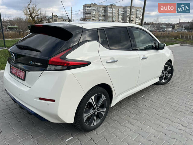 Белый Ниссан Лиф, объемом двигателя 0 л и пробегом 68 тыс. км за 16500 $, фото 20 на Automoto.ua