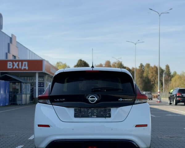 Белый Ниссан Лиф, объемом двигателя 0 л и пробегом 90 тыс. км за 13100 $, фото 4 на Automoto.ua