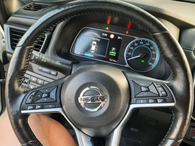 Білий Ніссан Ліф, об'ємом двигуна 0 л та пробігом 80 тис. км за 13500 $, фото 3 на Automoto.ua