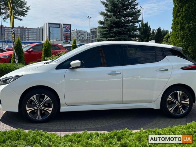 Белый Ниссан Лиф, объемом двигателя 62 л и пробегом 35 тыс. км за 18500 $, фото 3 на Automoto.ua