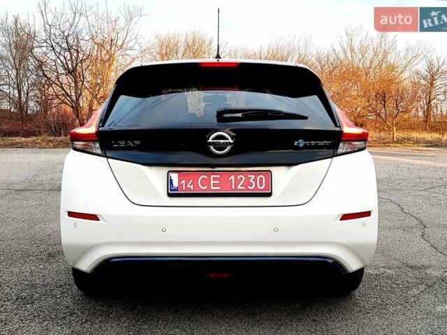 Белый Ниссан Лиф, объемом двигателя 0 л и пробегом 45 тыс. км за 15300 $, фото 4 на Automoto.ua