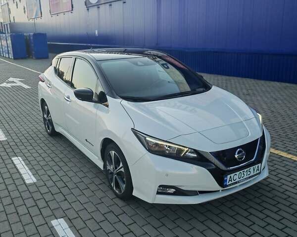 Білий Ніссан Ліф, об'ємом двигуна 0 л та пробігом 43 тис. км за 15500 $, фото 5 на Automoto.ua