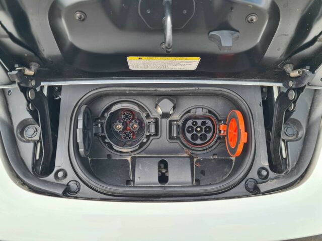 Білий Ніссан Ліф, об'ємом двигуна 0 л та пробігом 85 тис. км за 13500 $, фото 8 на Automoto.ua