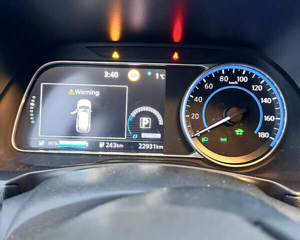 Белый Ниссан Лиф, объемом двигателя 0 л и пробегом 22 тыс. км за 14500 $, фото 17 на Automoto.ua