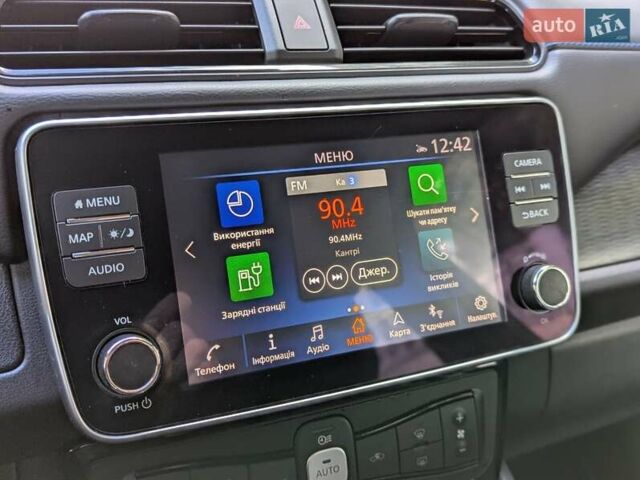 Белый Ниссан Лиф, объемом двигателя 0 л и пробегом 77 тыс. км за 12999 $, фото 10 на Automoto.ua