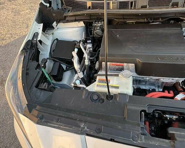 Білий Ніссан Ліф, об'ємом двигуна 0 л та пробігом 14 тис. км за 14999 $, фото 10 на Automoto.ua