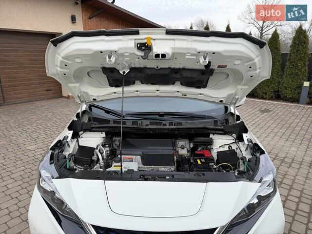 Белый Ниссан Лиф, объемом двигателя 0 л и пробегом 127 тыс. км за 14999 $, фото 70 на Automoto.ua