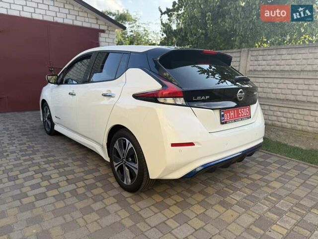 Белый Ниссан Лиф, объемом двигателя 0 л и пробегом 17 тыс. км за 17999 $, фото 18 на Automoto.ua