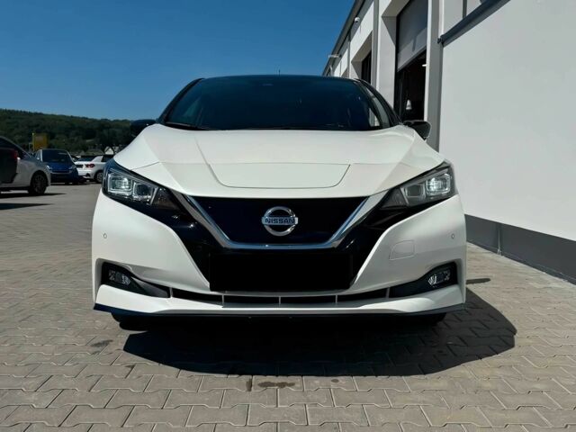 Білий Ніссан Ліф, об'ємом двигуна 0 л та пробігом 43 тис. км за 9000 $, фото 1 на Automoto.ua