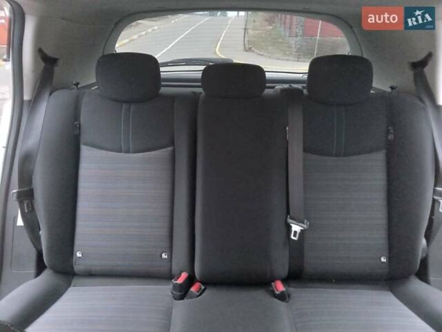 Білий Ніссан Ліф, об'ємом двигуна 0 л та пробігом 81 тис. км за 16990 $, фото 41 на Automoto.ua