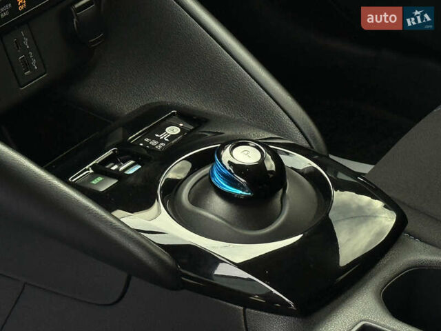 Белый Ниссан Лиф, объемом двигателя 0 л и пробегом 100 тыс. км за 15450 $, фото 22 на Automoto.ua