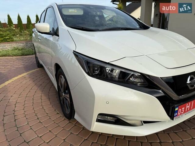 Белый Ниссан Лиф, объемом двигателя 0 л и пробегом 17 тыс. км за 17999 $, фото 60 на Automoto.ua