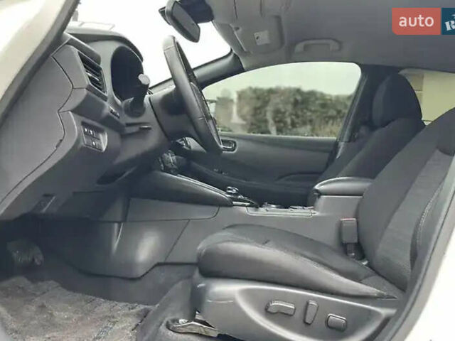 Білий Ніссан Ліф, об'ємом двигуна 0 л та пробігом 81 тис. км за 13700 $, фото 3 на Automoto.ua