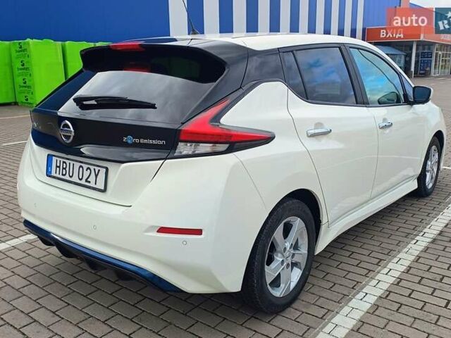 Белый Ниссан Лиф, объемом двигателя 0 л и пробегом 120 тыс. км за 11800 $, фото 5 на Automoto.ua