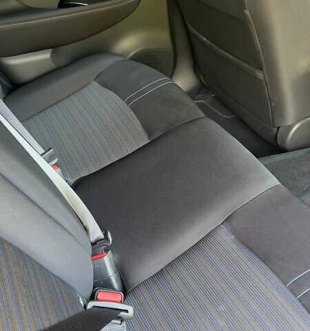 Белый Ниссан Лиф, объемом двигателя 0 л и пробегом 55 тыс. км за 17500 $, фото 68 на Automoto.ua