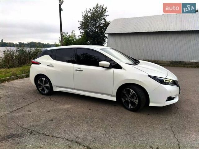 Белый Ниссан Лиф, объемом двигателя 0 л и пробегом 72 тыс. км за 13750 $, фото 37 на Automoto.ua