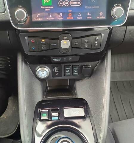 Белый Ниссан Лиф, объемом двигателя 0 л и пробегом 120 тыс. км за 11800 $, фото 10 на Automoto.ua