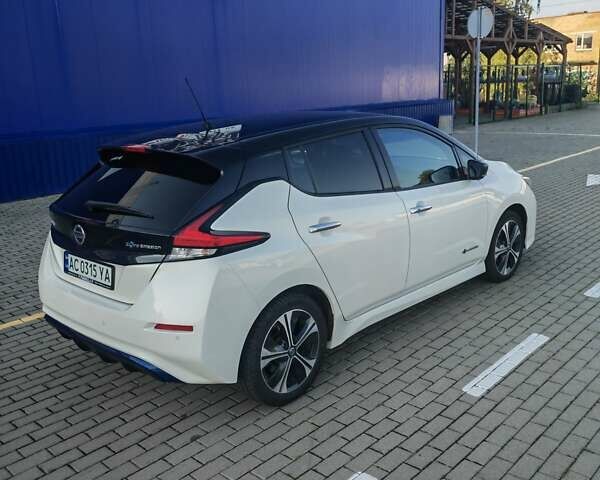 Білий Ніссан Ліф, об'ємом двигуна 0 л та пробігом 43 тис. км за 15500 $, фото 7 на Automoto.ua