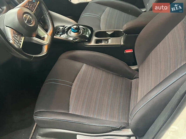 Белый Ниссан Лиф, объемом двигателя 0 л и пробегом 21 тыс. км за 14740 $, фото 18 на Automoto.ua