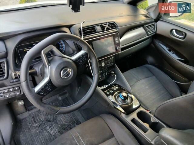 Білий Ніссан Ліф, об'ємом двигуна 0 л та пробігом 176 тис. км за 11500 $, фото 3 на Automoto.ua