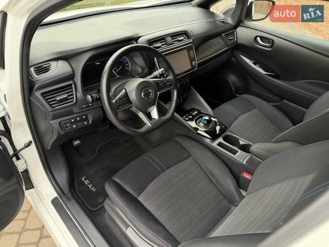 Белый Ниссан Лиф, объемом двигателя 0 л и пробегом 127 тыс. км за 14999 $, фото 30 на Automoto.ua