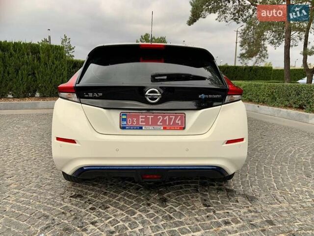 Белый Ниссан Лиф, объемом двигателя 0 л и пробегом 90 тыс. км за 13900 $, фото 9 на Automoto.ua