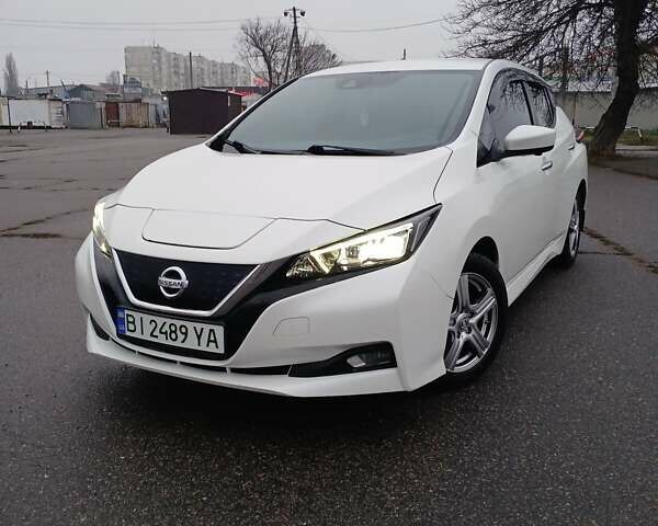 Белый Ниссан Лиф, объемом двигателя 0 л и пробегом 109 тыс. км за 12900 $, фото 1 на Automoto.ua