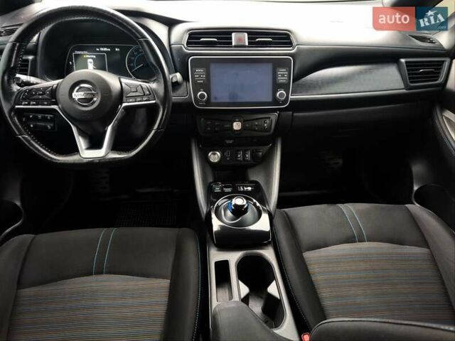 Белый Ниссан Лиф, объемом двигателя 0 л и пробегом 72 тыс. км за 13750 $, фото 17 на Automoto.ua