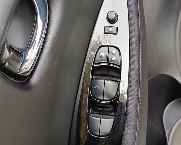 Белый Ниссан Лиф, объемом двигателя 0 л и пробегом 76 тыс. км за 13800 $, фото 23 на Automoto.ua