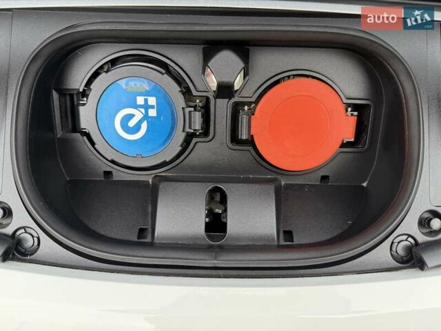 Белый Ниссан Лиф, объемом двигателя 0 л и пробегом 127 тыс. км за 14999 $, фото 68 на Automoto.ua