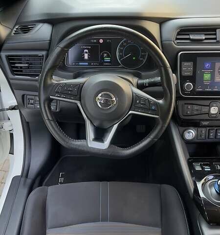 Белый Ниссан Лиф, объемом двигателя 0 л и пробегом 55 тыс. км за 17500 $, фото 50 на Automoto.ua