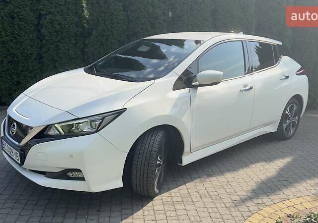 Белый Ниссан Лиф, объемом двигателя 0 л и пробегом 55 тыс. км за 17500 $, фото 19 на Automoto.ua