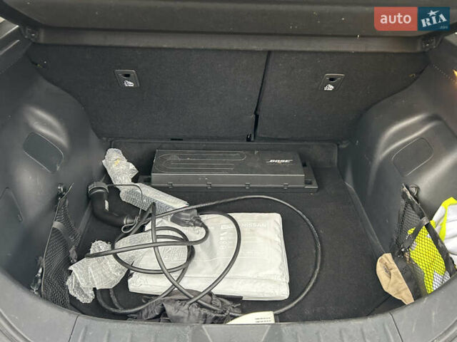 Белый Ниссан Лиф, объемом двигателя 0 л и пробегом 41 тыс. км за 15300 $, фото 16 на Automoto.ua