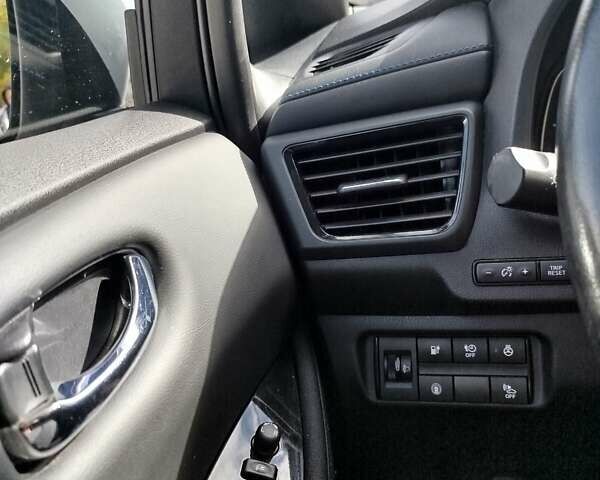 Белый Ниссан Лиф, объемом двигателя 0 л и пробегом 70 тыс. км за 14300 $, фото 10 на Automoto.ua