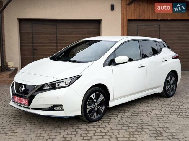 Белый Ниссан Лиф, объемом двигателя 0 л и пробегом 127 тыс. км за 14999 $, фото 7 на Automoto.ua