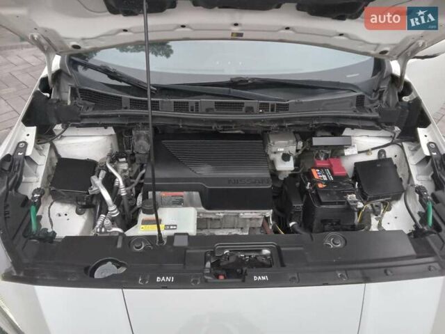 Білий Ніссан Ліф, об'ємом двигуна 0 л та пробігом 81 тис. км за 16990 $, фото 28 на Automoto.ua