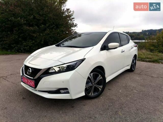 Белый Ниссан Лиф, объемом двигателя 0 л и пробегом 72 тыс. км за 13750 $, фото 35 на Automoto.ua