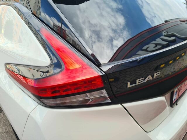 Білий Ніссан Ліф, об'ємом двигуна 0 л та пробігом 85 тис. км за 13500 $, фото 14 на Automoto.ua